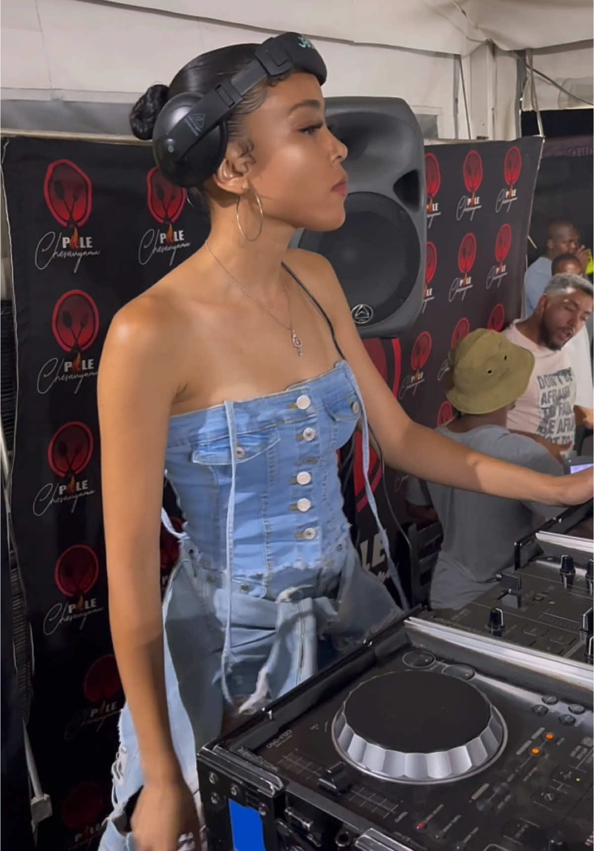 @DjCandii