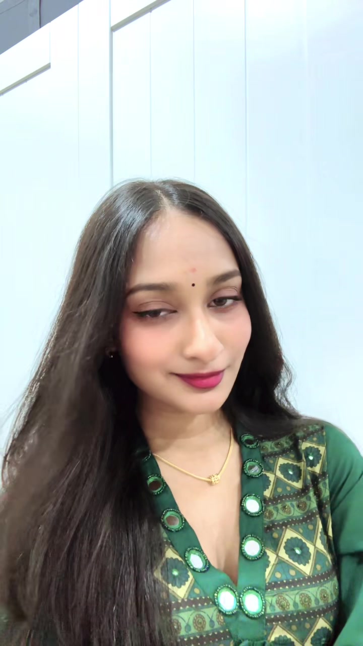 @𝒟𝒽𝒶𝓇𝒾𝓃𝒾 𝒟𝑒𝓋𝒾 👸🏻