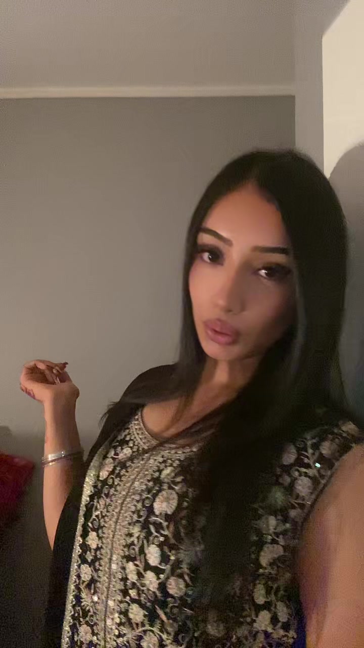 @️