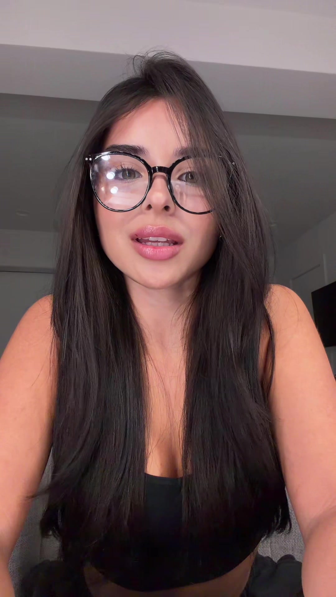 @vickyguez