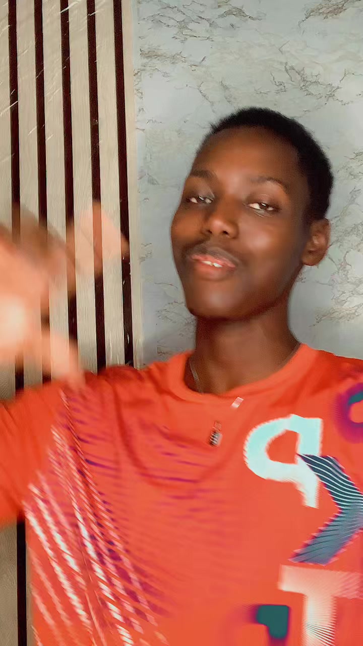 @oumzo08