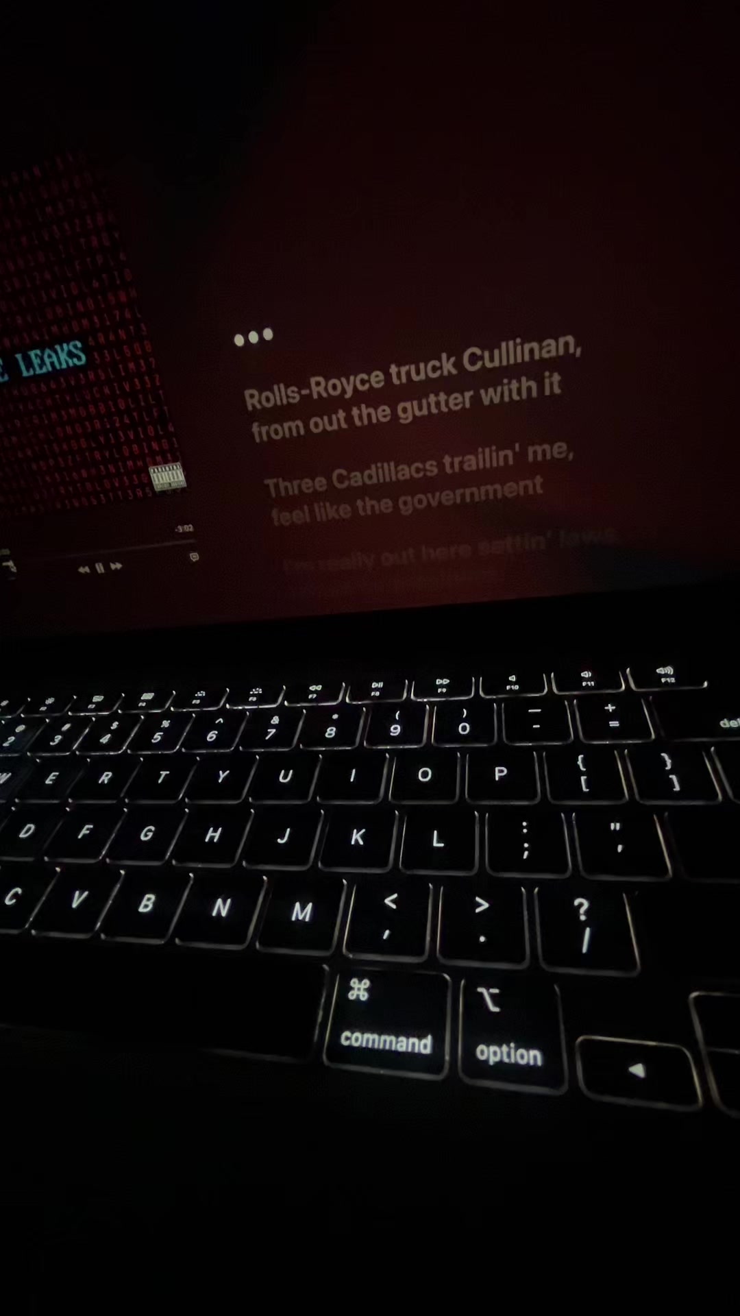 @🎧
