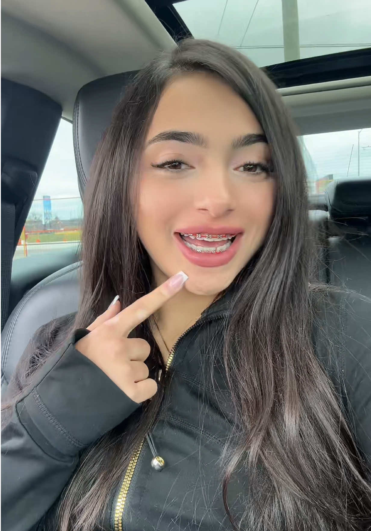 @victoriaintisar