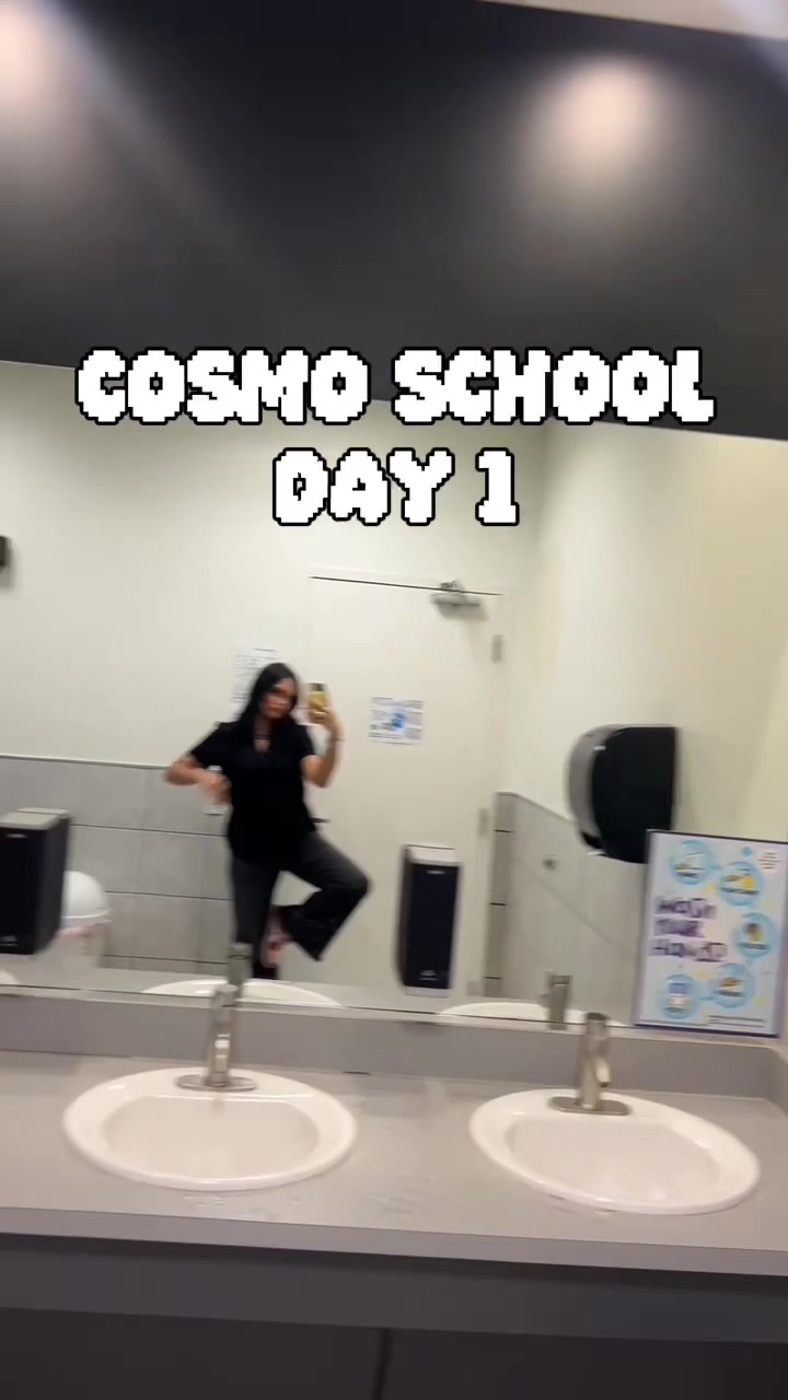 @julia dwyer | COSMO STUDENT