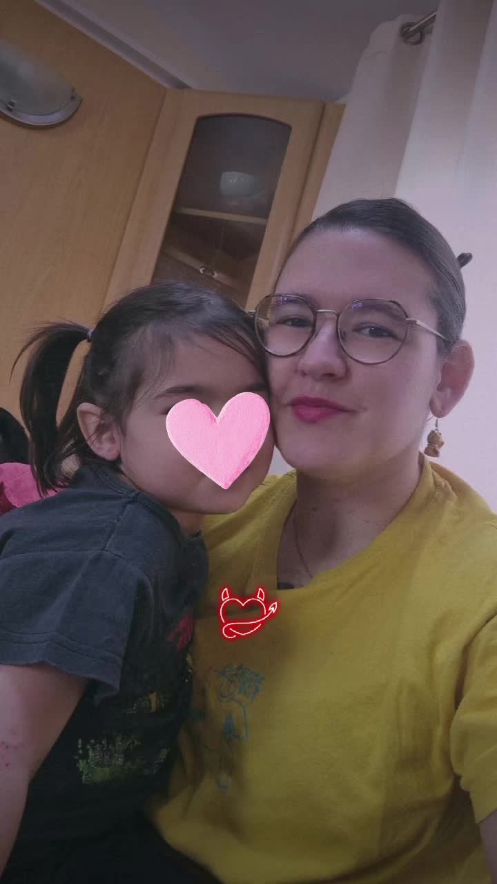 @Petitenaine02