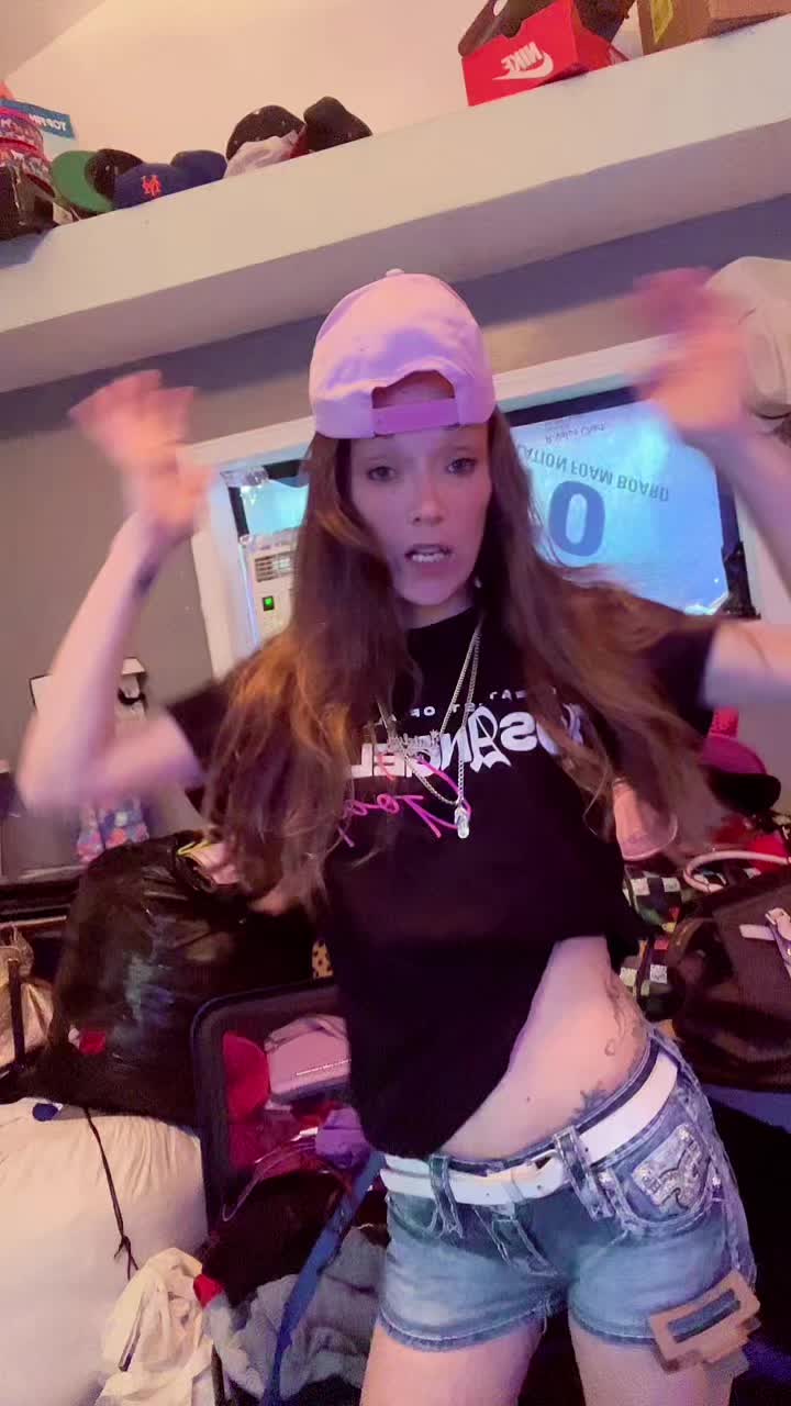 @HoodBarbie11:11🦋