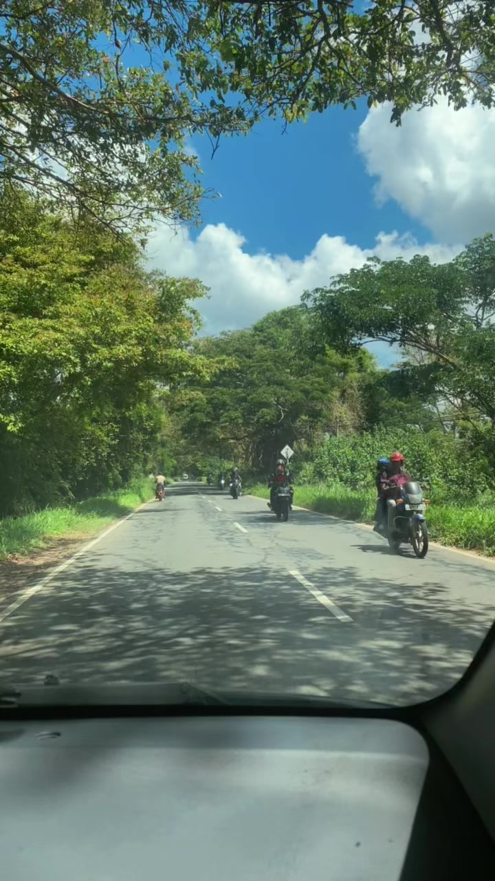@SrilankanTravelboy🇱🇰🇦🇪