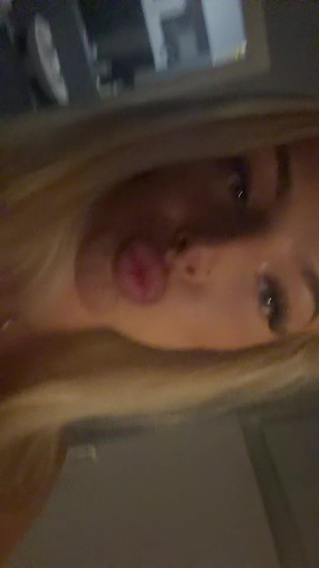 @holly
