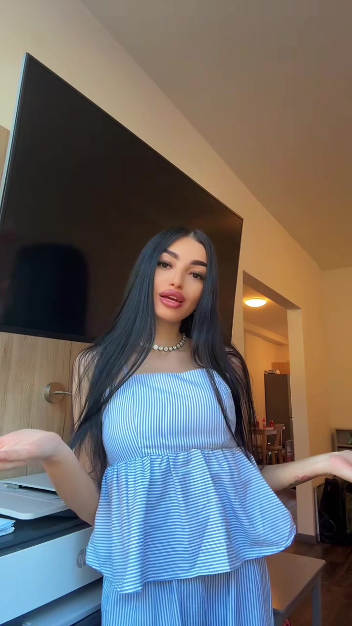 @Lucia Alexandra🧐