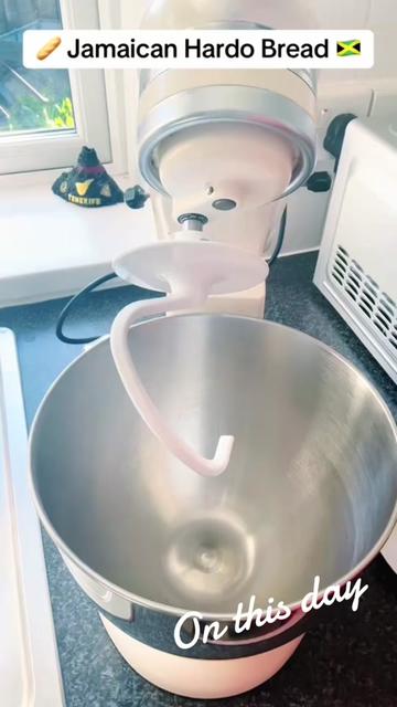 @Kar-reen | born to bake