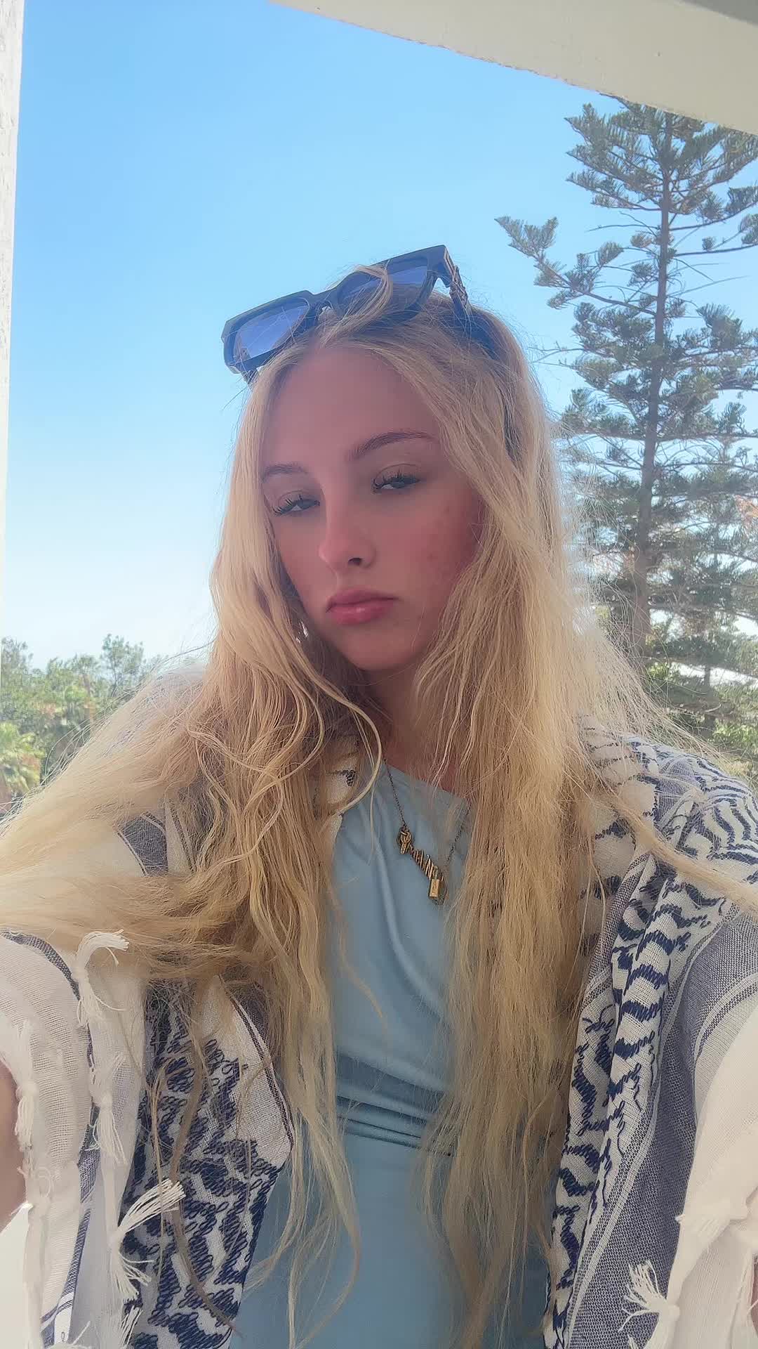@Youraverageblonde