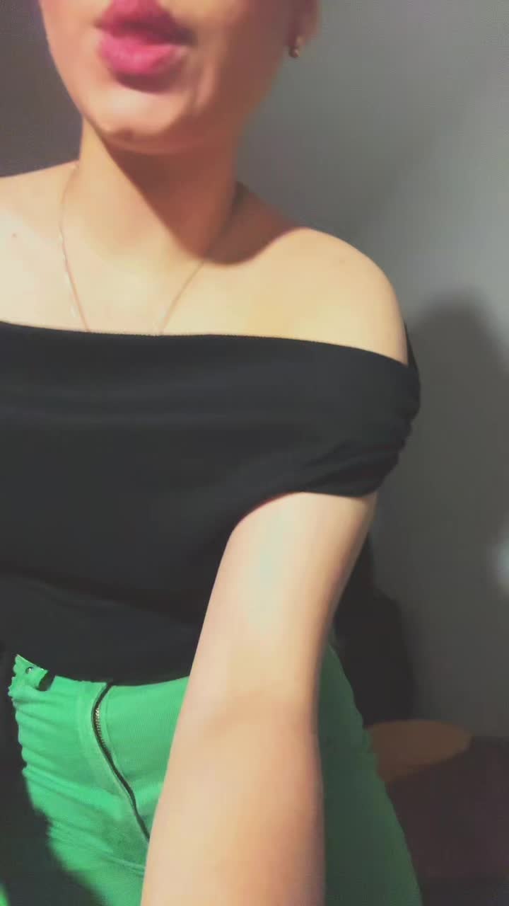 @esztike