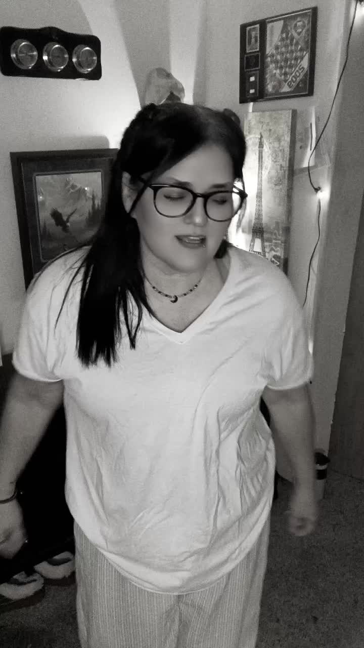 @smilesnlaughs🤘