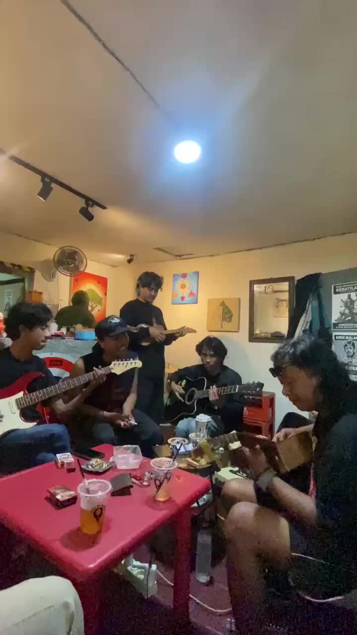 @M.A.C