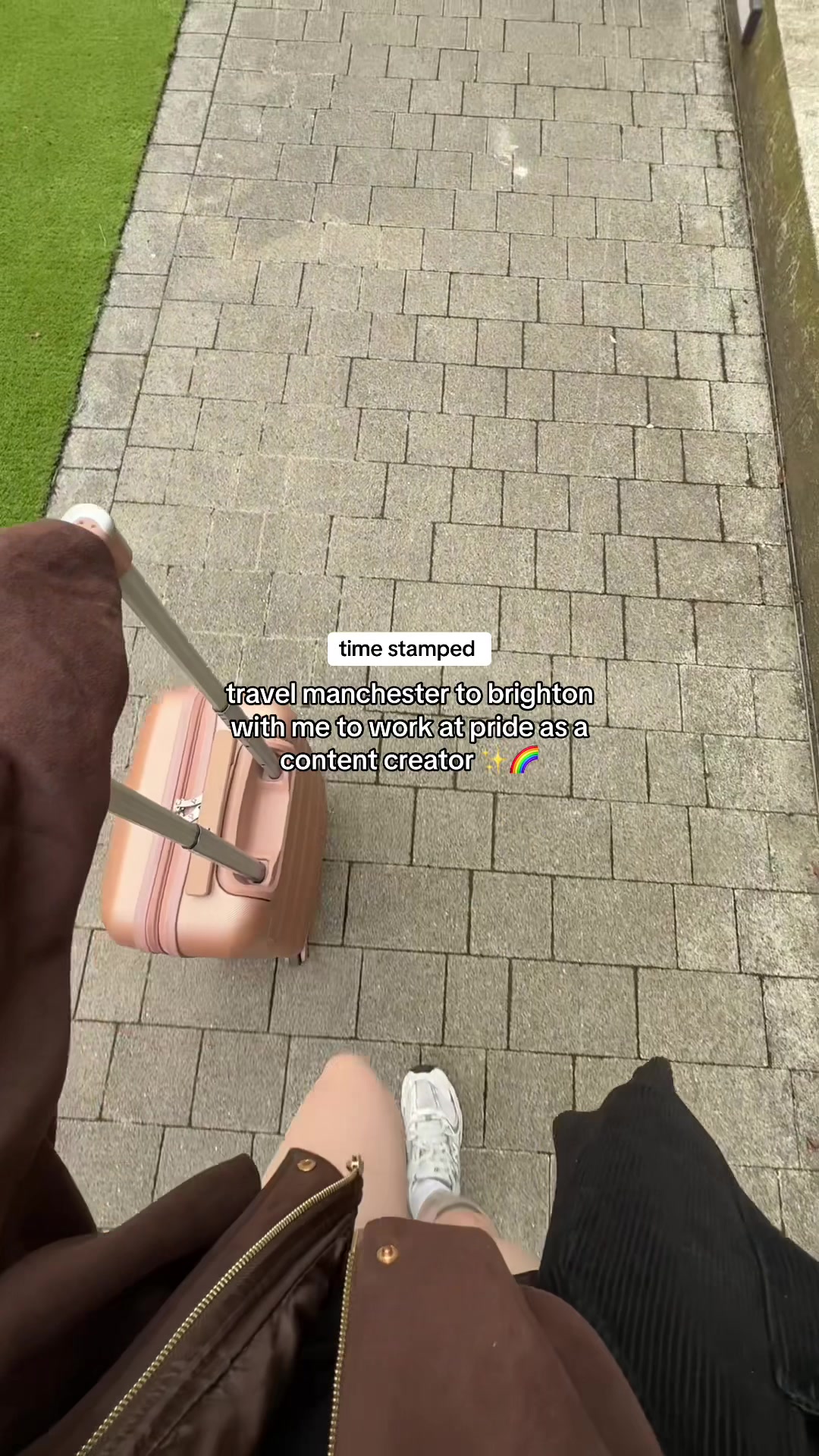 @chloe | uk content creator 📚✨