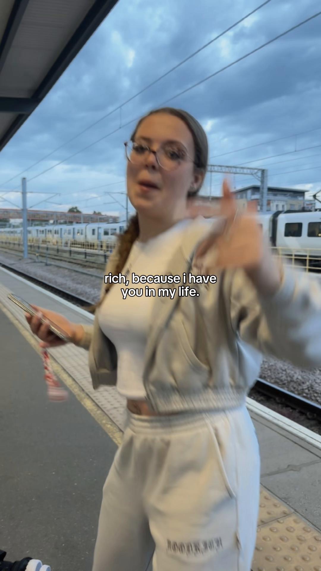@chloe louise