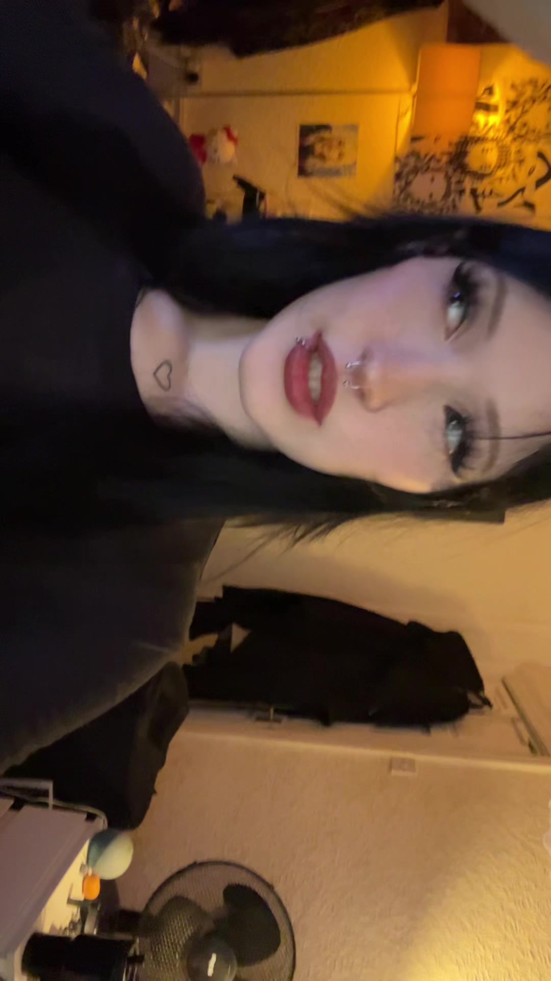 @auravaee