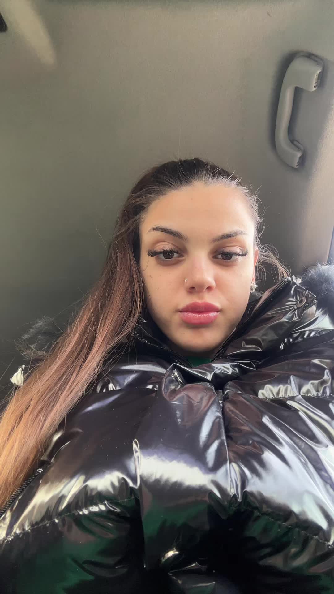 @Karolina Karolina