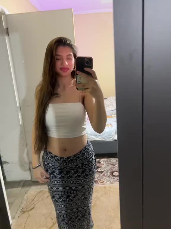 @Yasmina Rostas