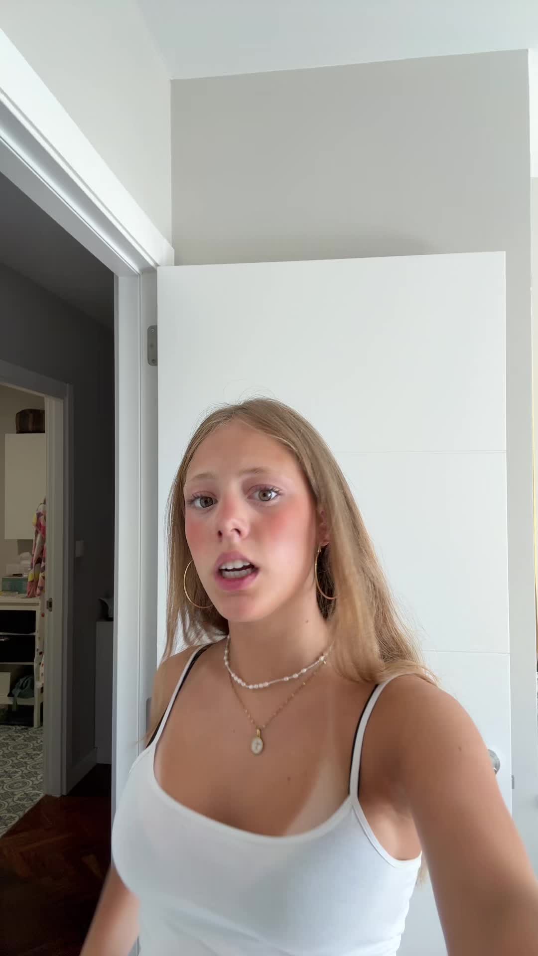 @Andreaa_alvarezz