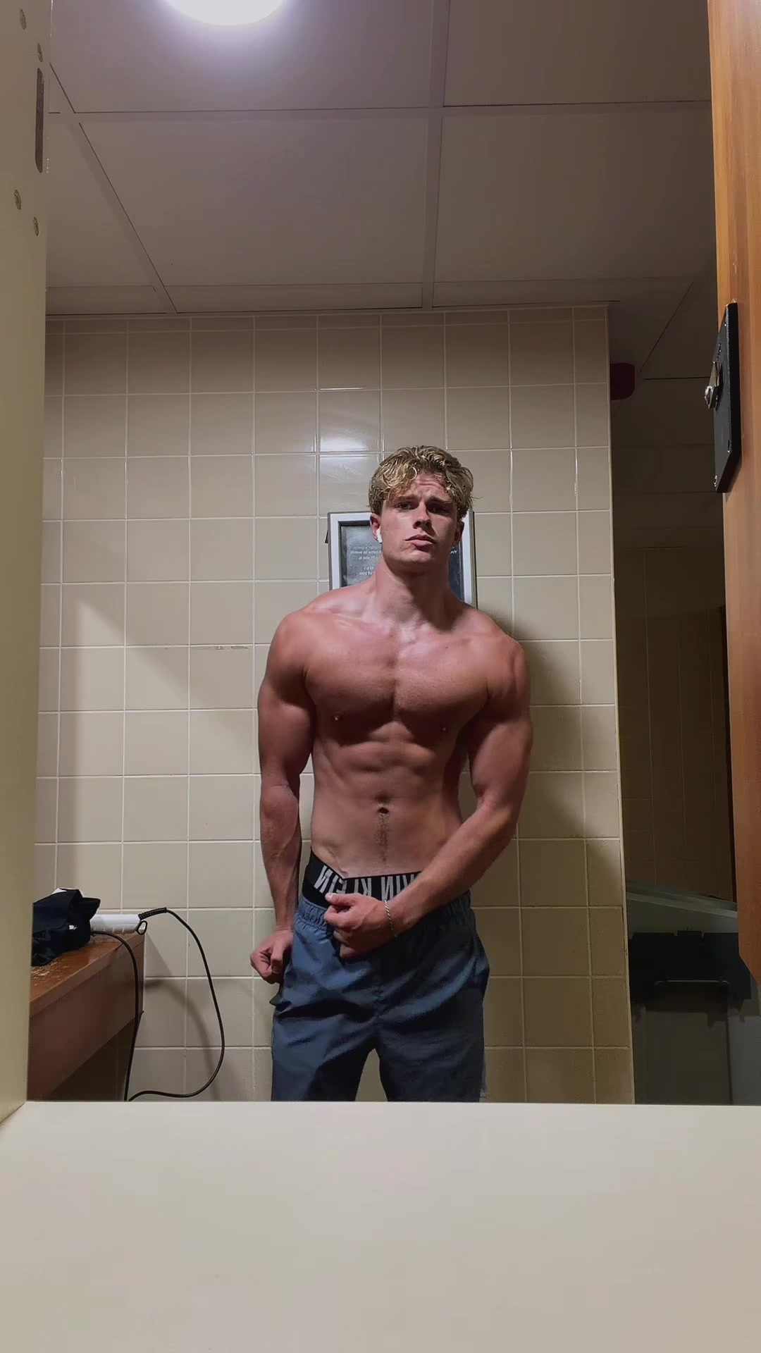 @henrylifts