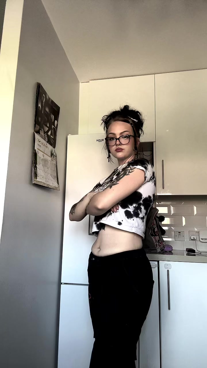 @Holly⛓️🖤