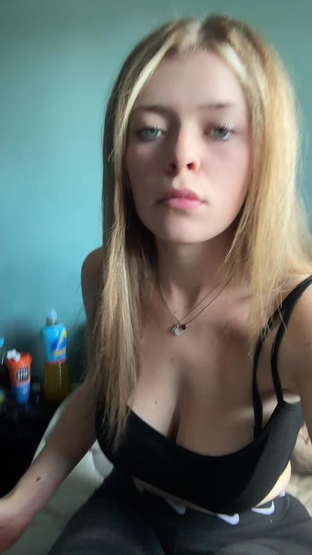 @⃟