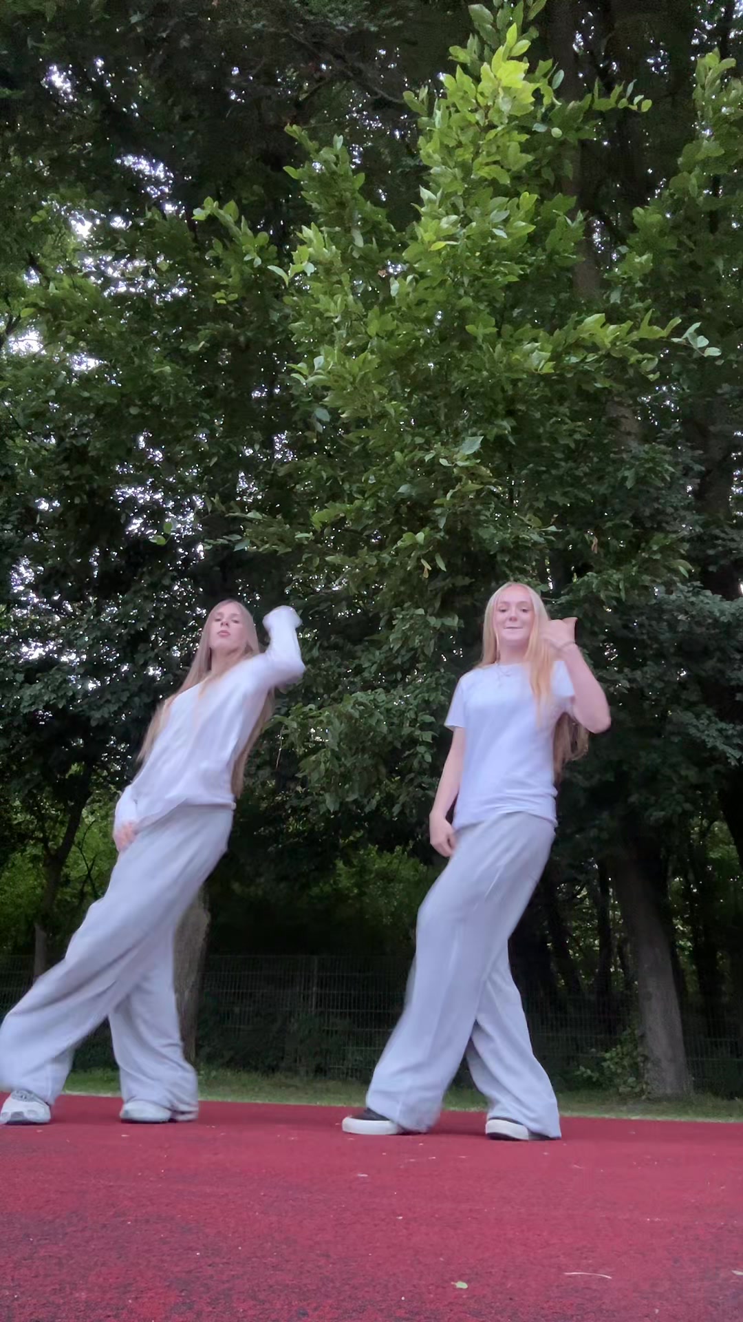 @Luci&milena