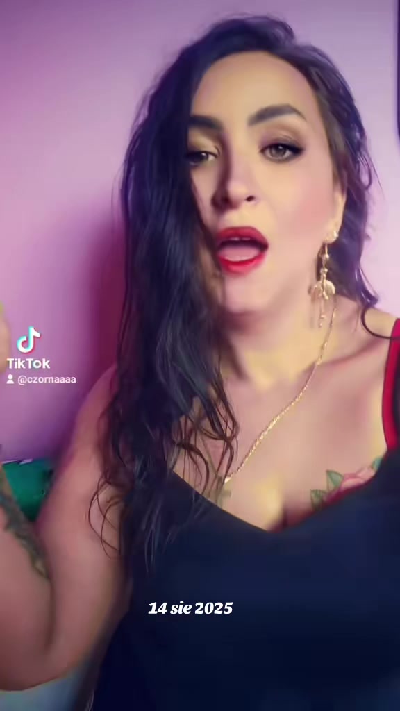 @Czoorna💋😈