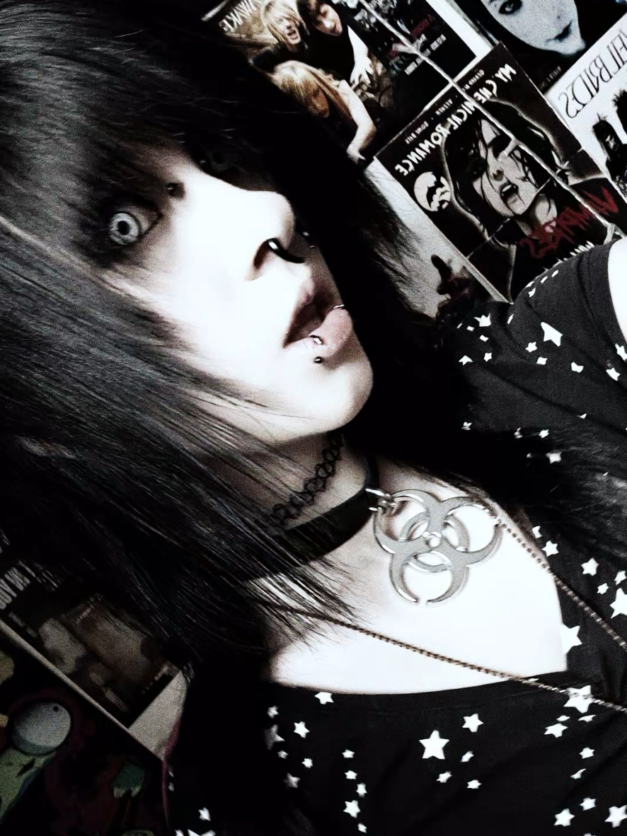 @☣︎ 𝔇𝔢𝔞𝔡𝔙𝔞𝔪𝔭 ☣︎