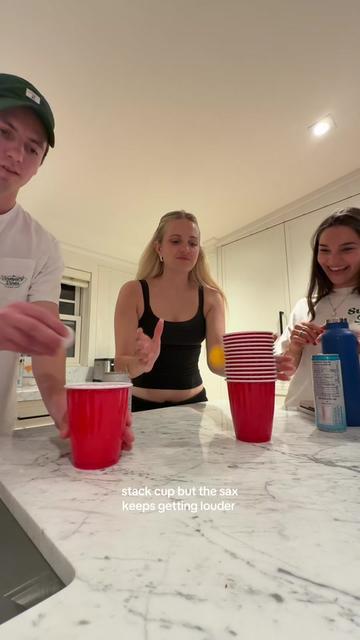 @dumbblondediary