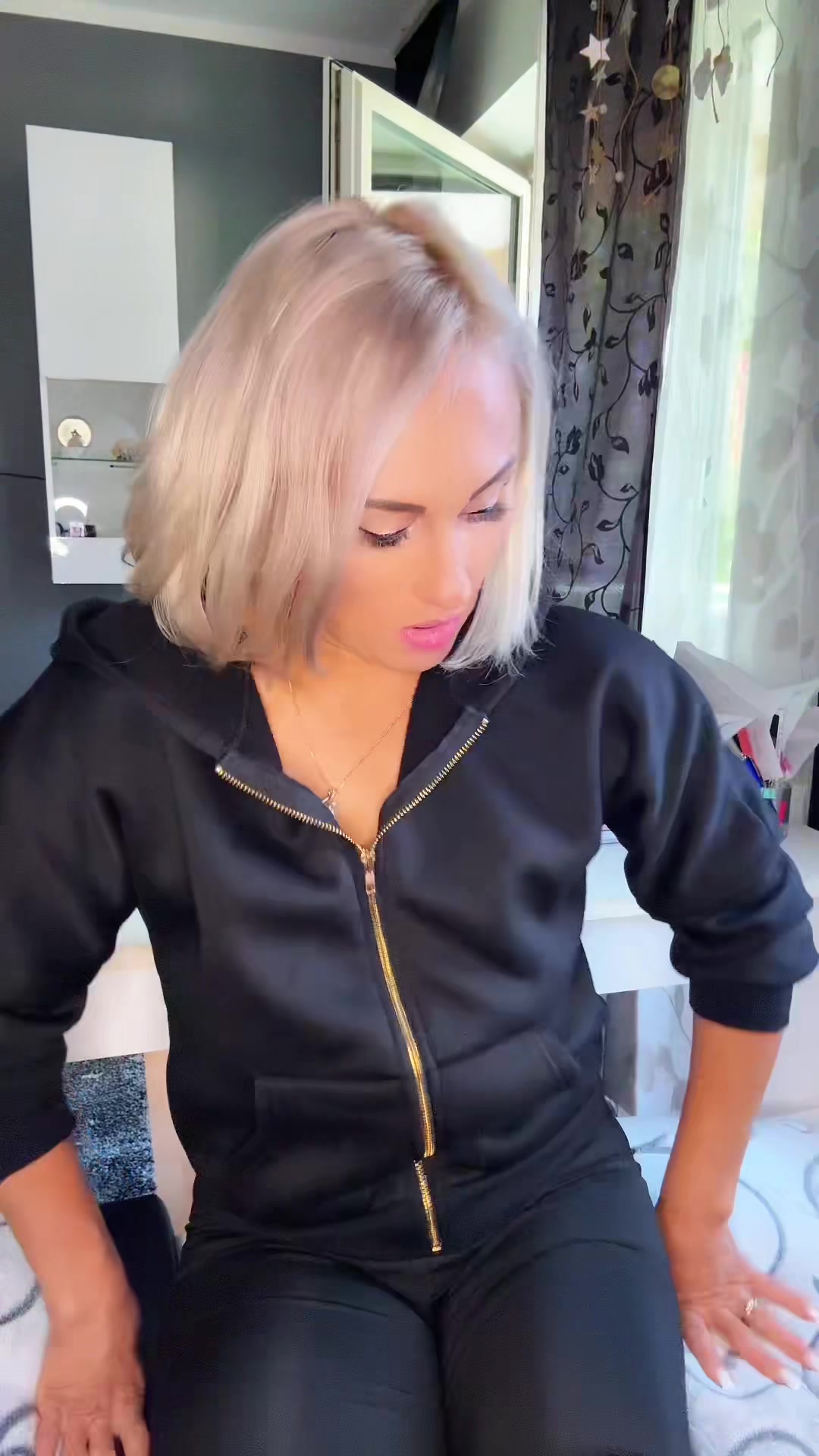 @Mari Корыстная Особа😜