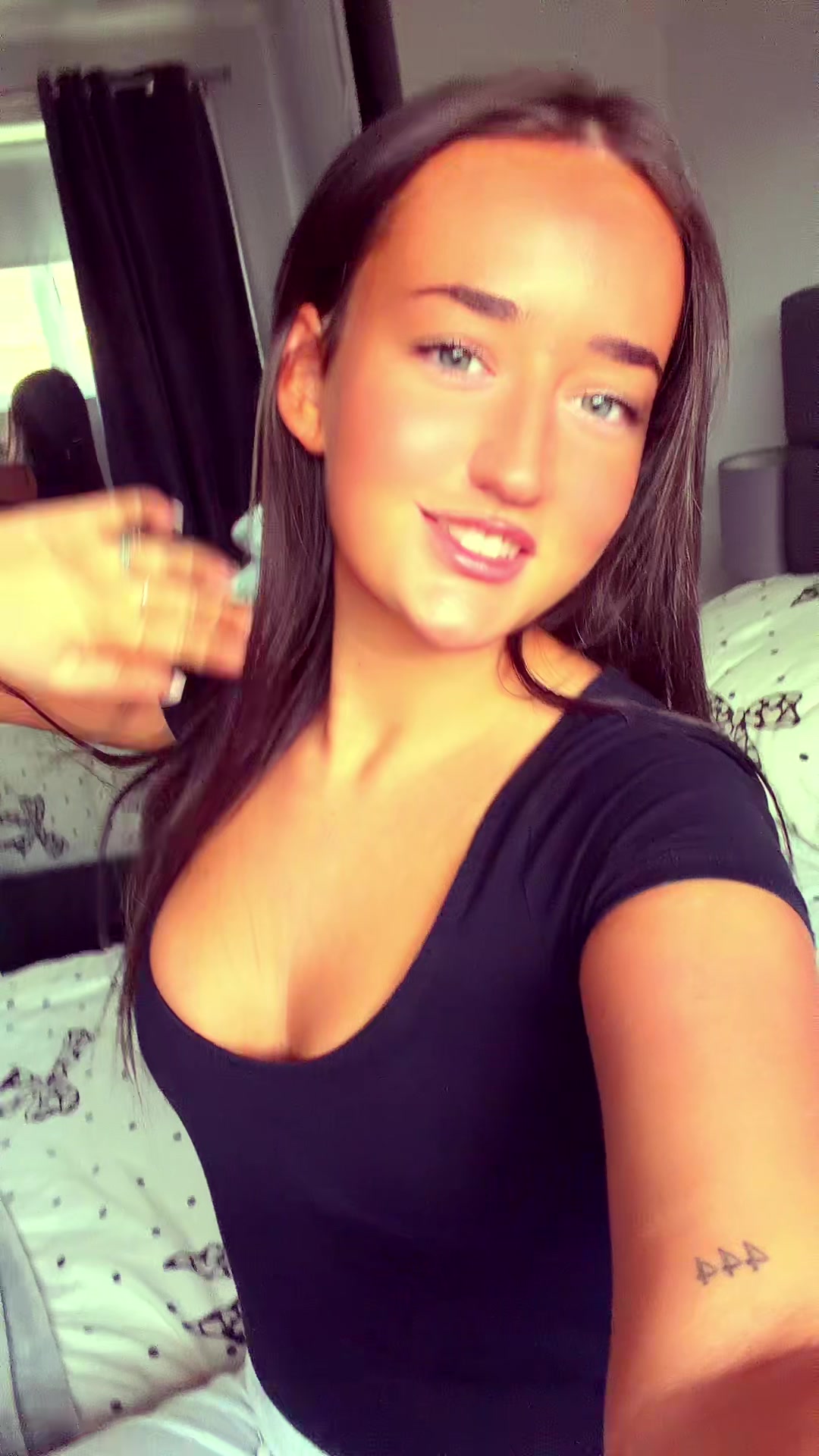 @Karisfinniganxx