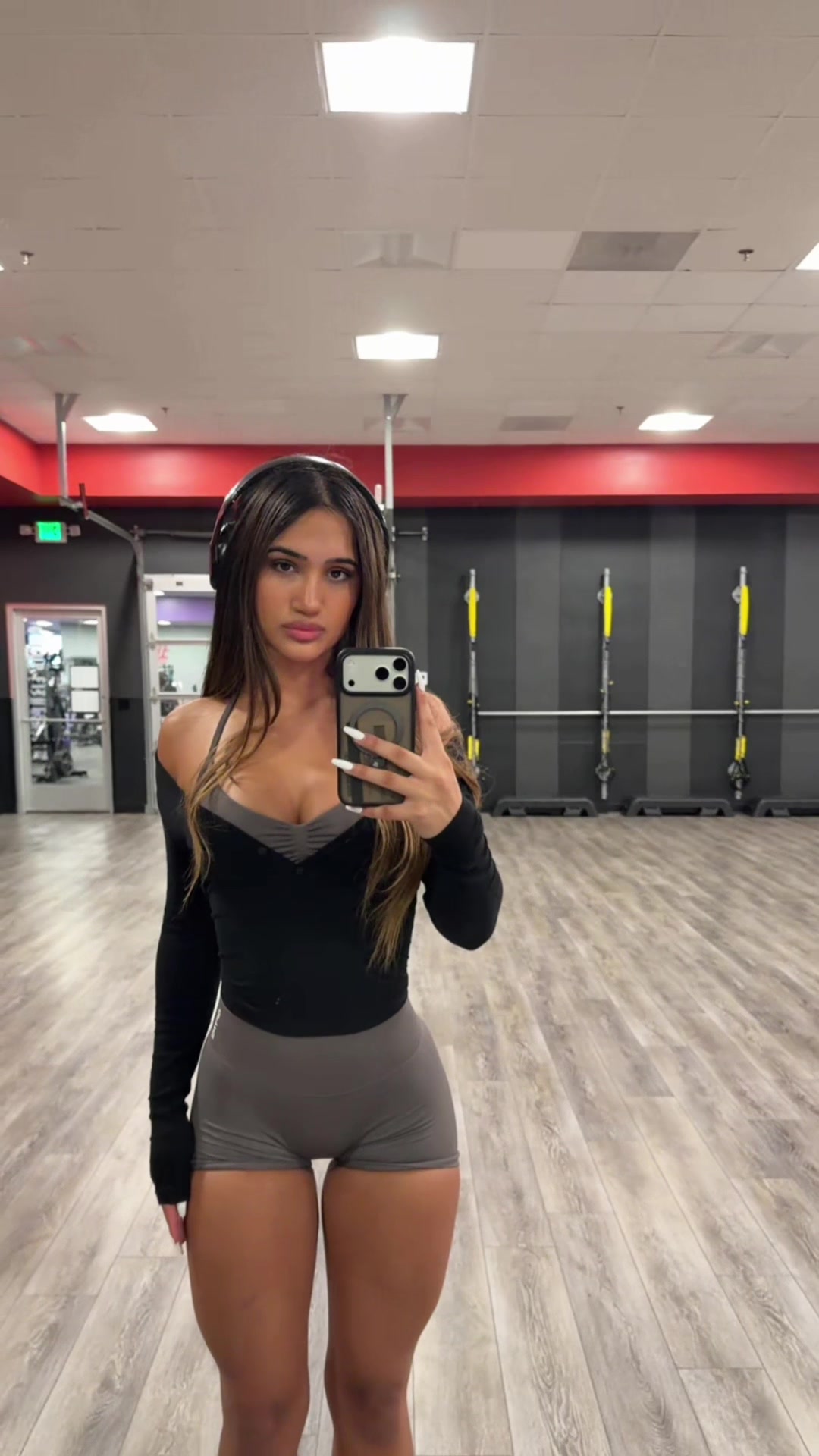 @niki