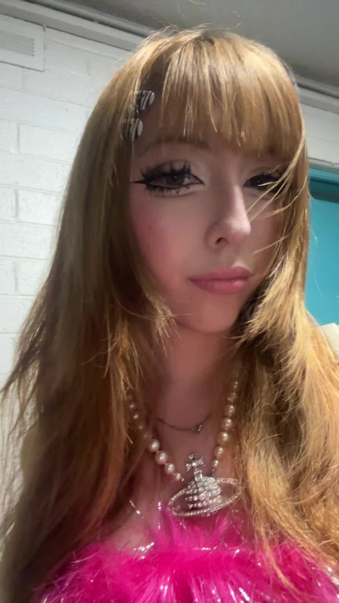 @arianaschilling