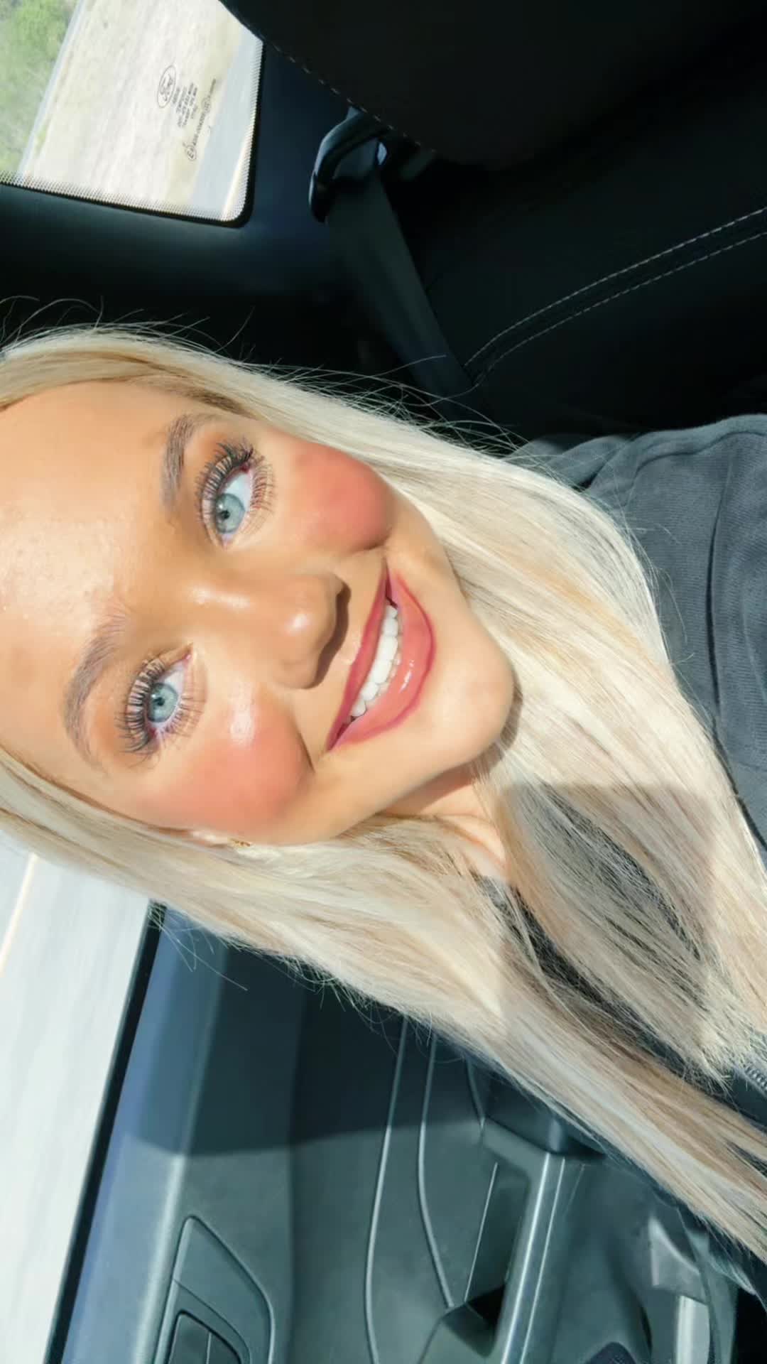 @𝐛 𝐫 𝐚 𝐢 𝐥 𝐲☻︎