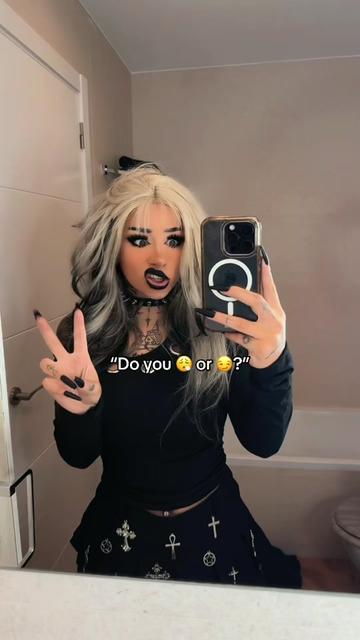 @Em🖤