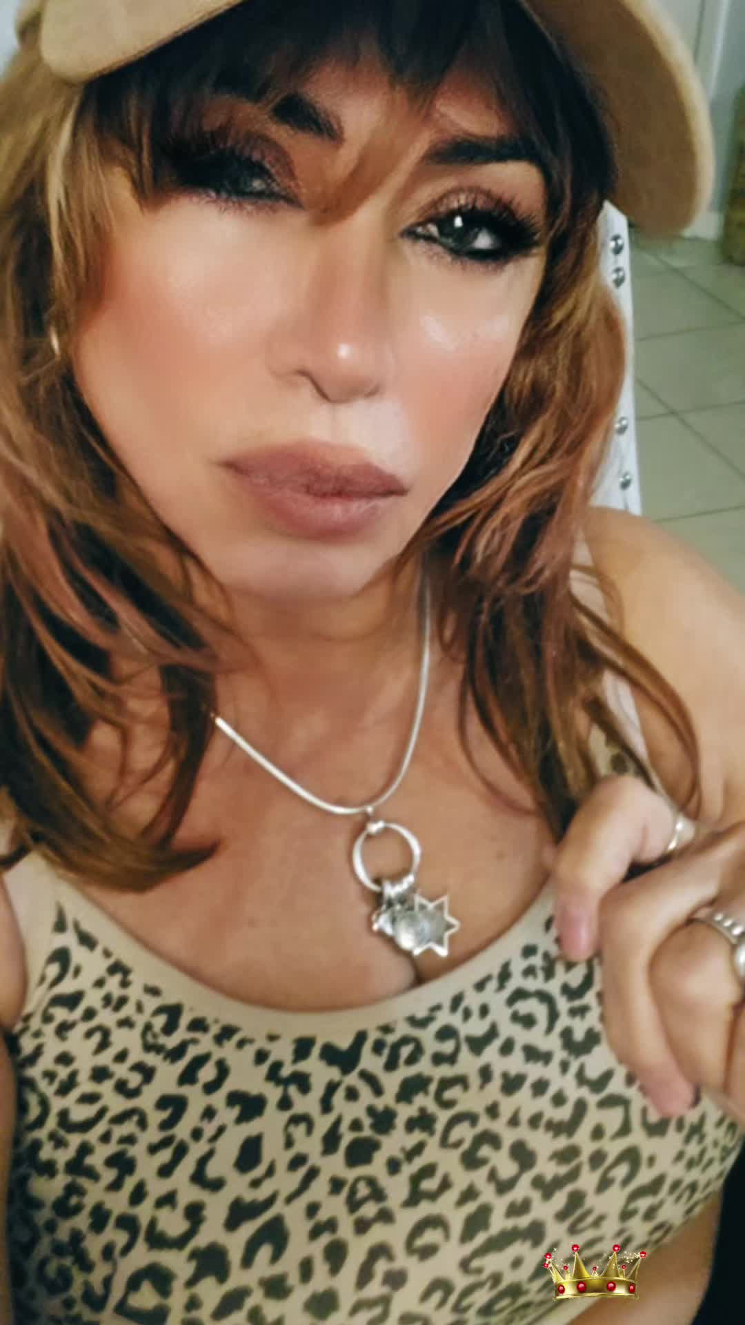 @Queen