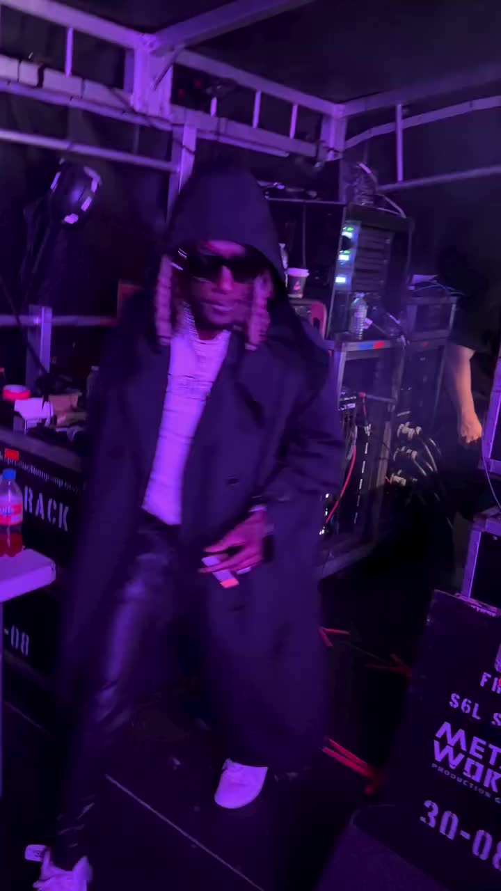 @thisnothimv