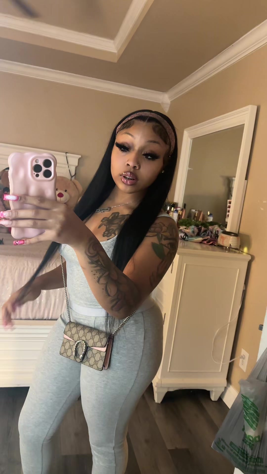 @shaniya janai
