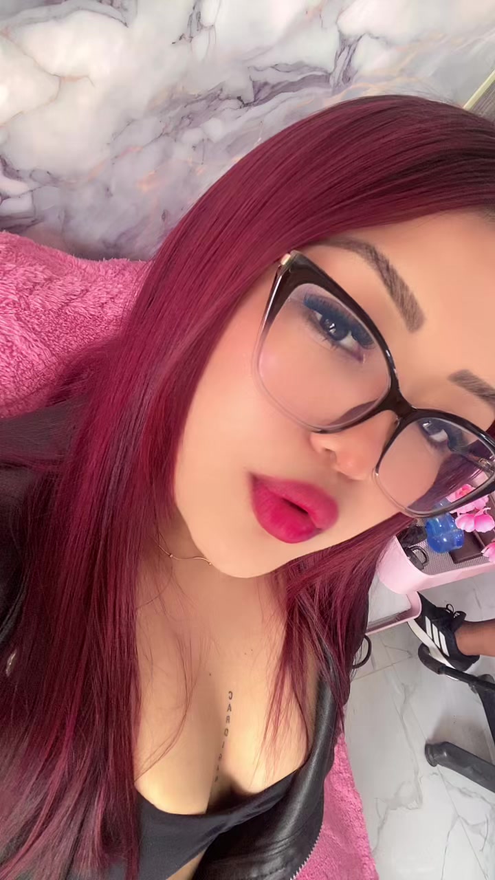 @Karina Palacios🍒