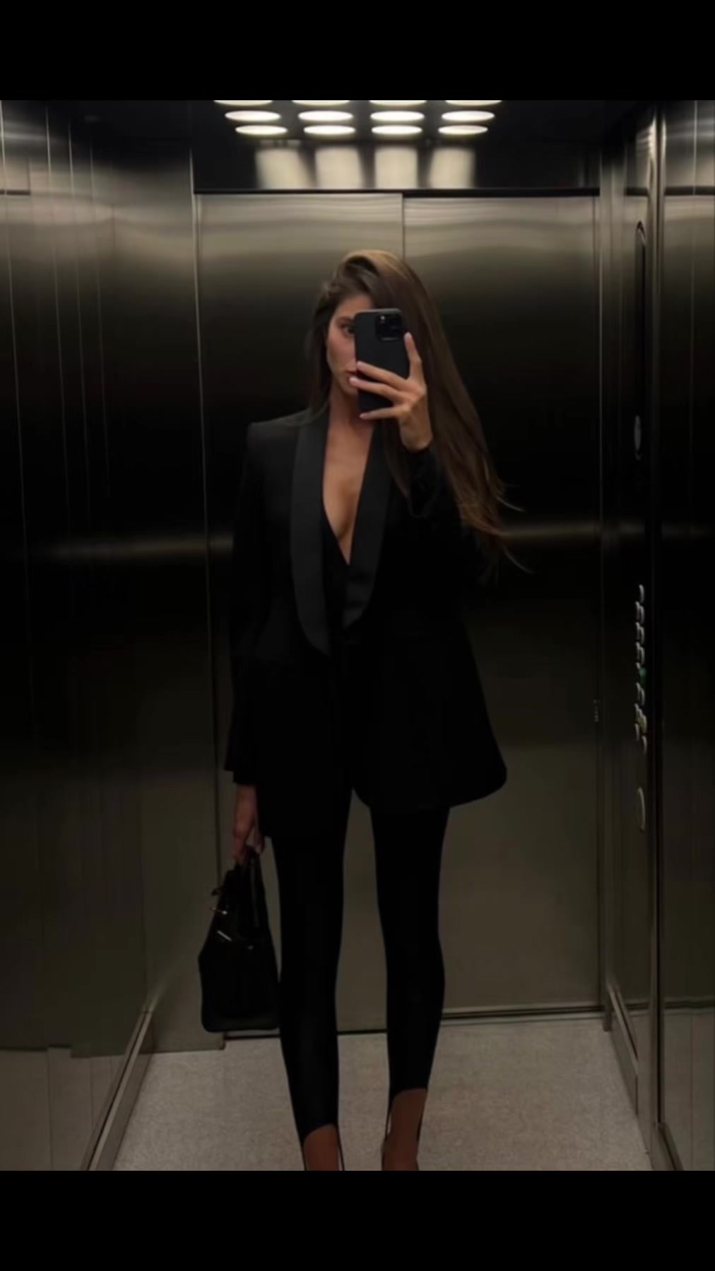 @𝒮