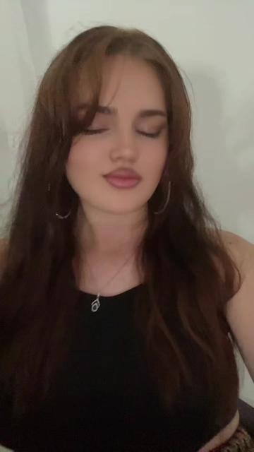 @lorelazukaj