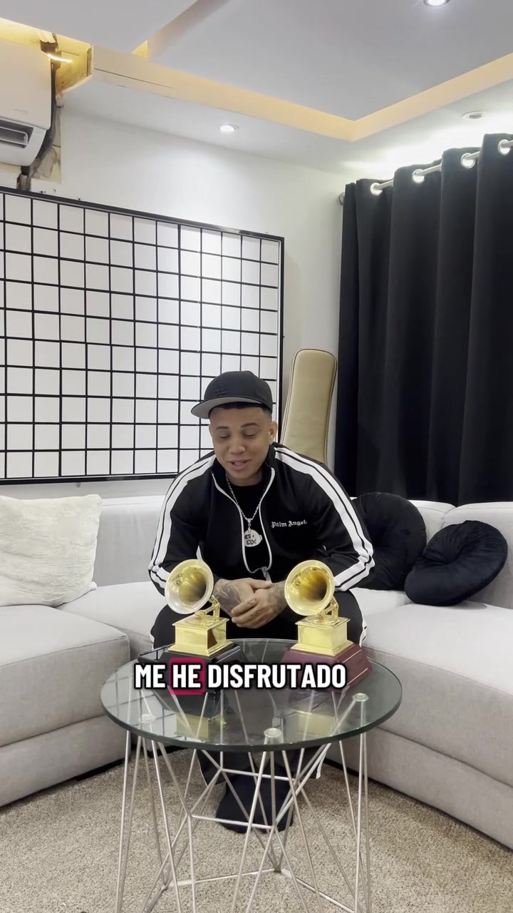 @Eix