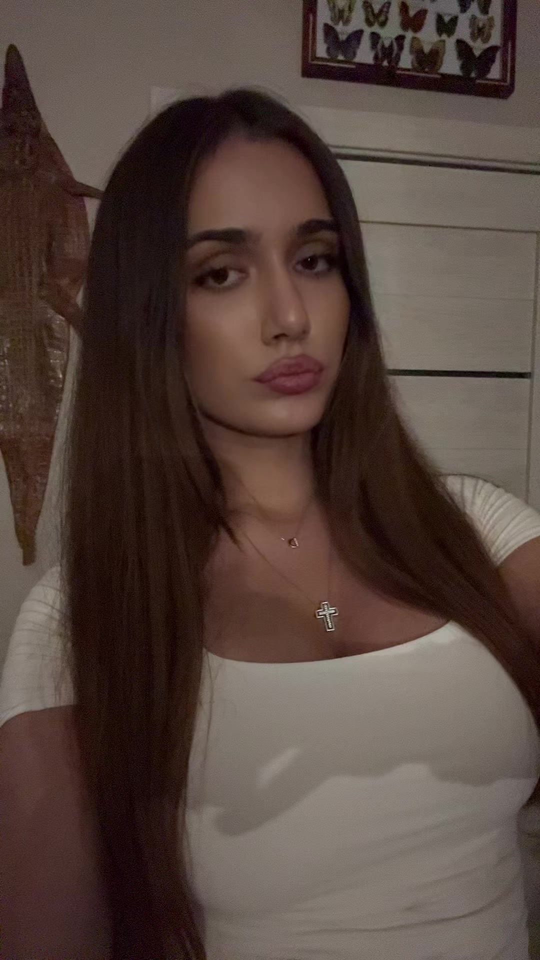 @🫈