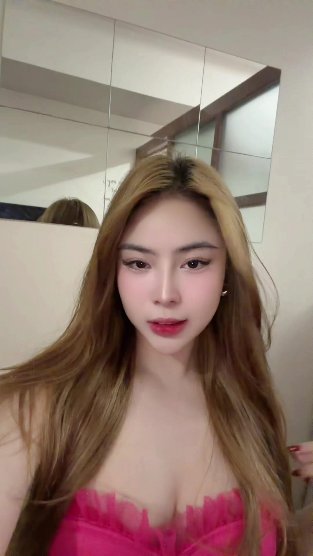 @nikkie_sy