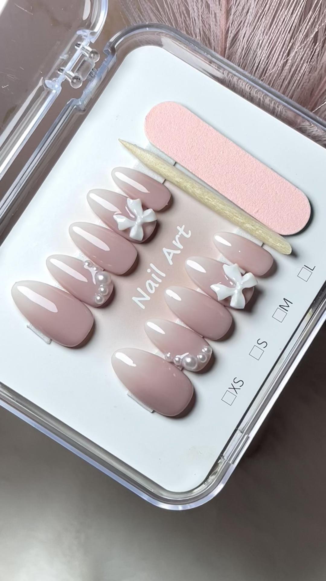 @nails_by_Nana