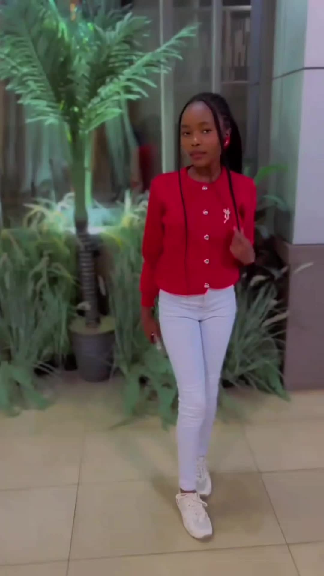 @Melette Mujinga