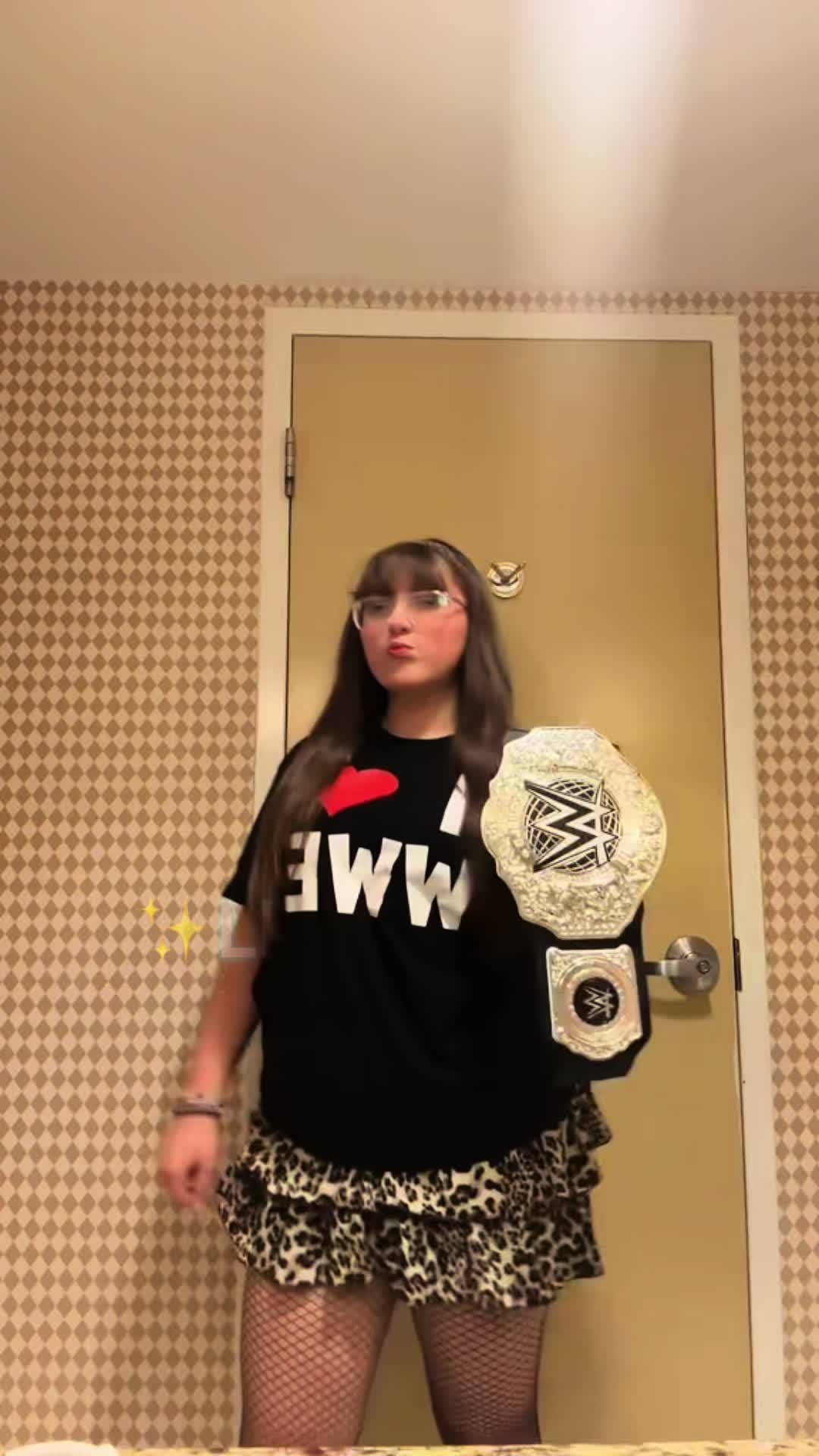@liv.loves.wrestling