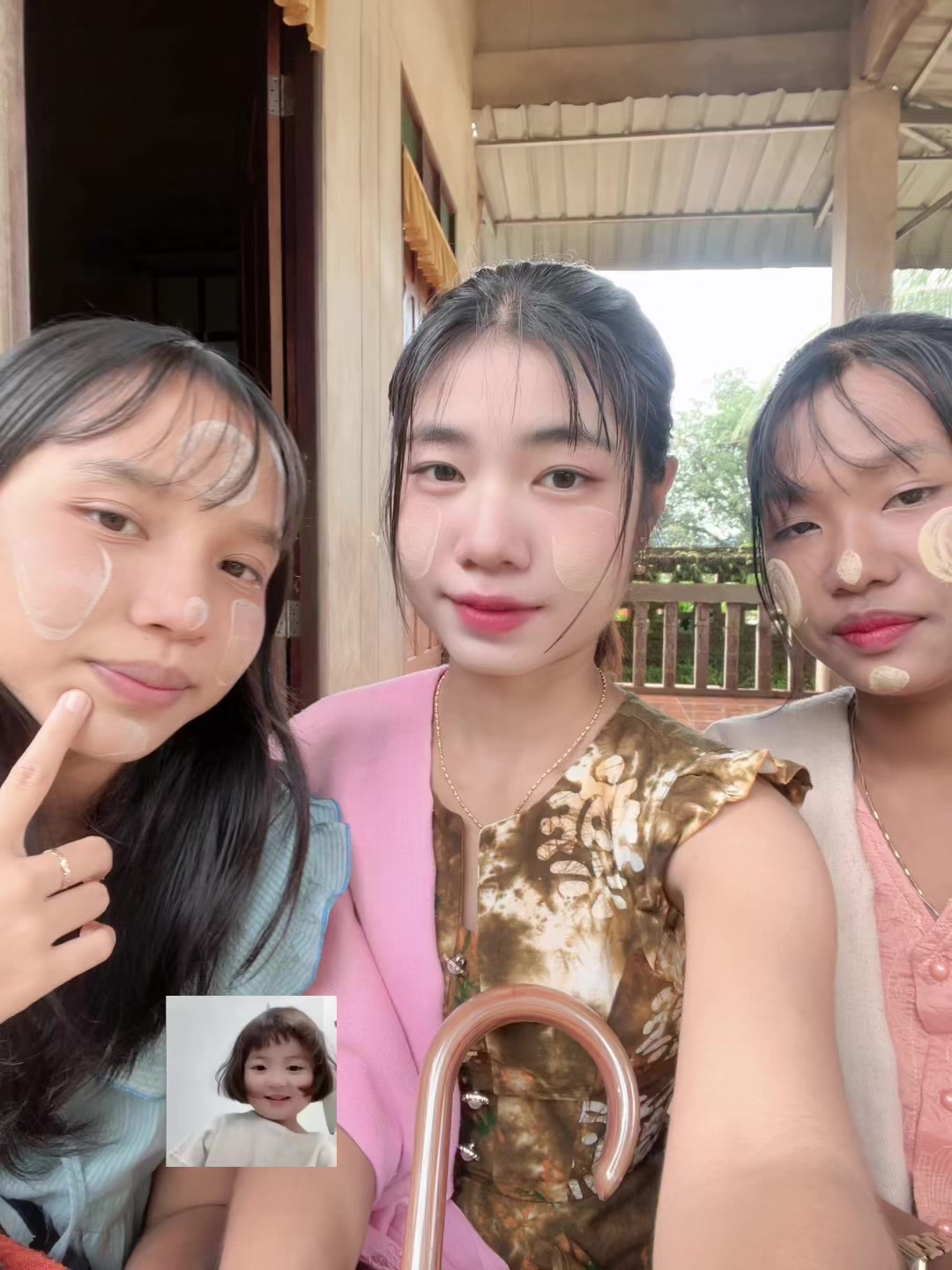@ရှမ်းတူကရင်ရုပ်မွန်မ